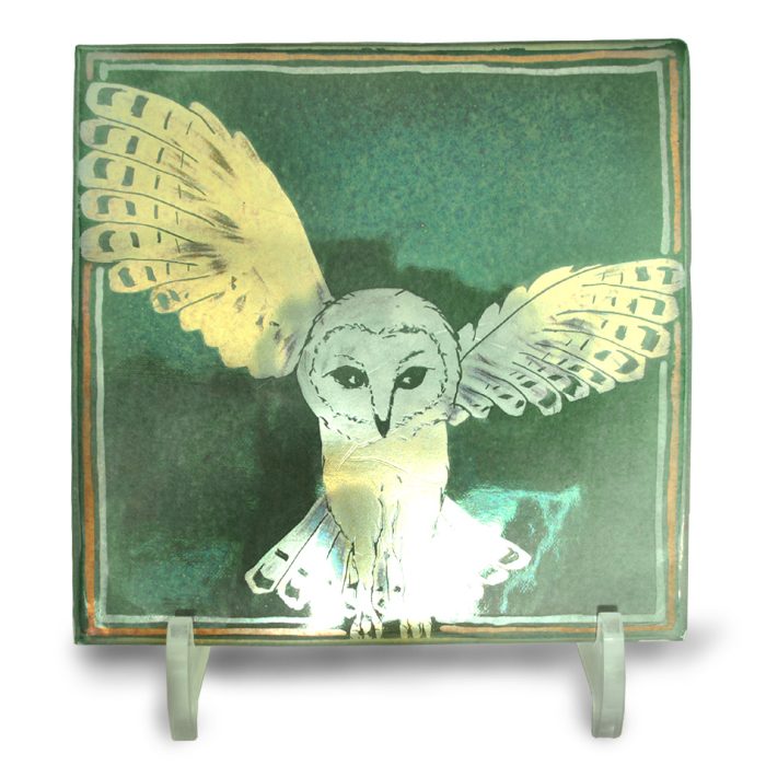 Hovering owl tile.